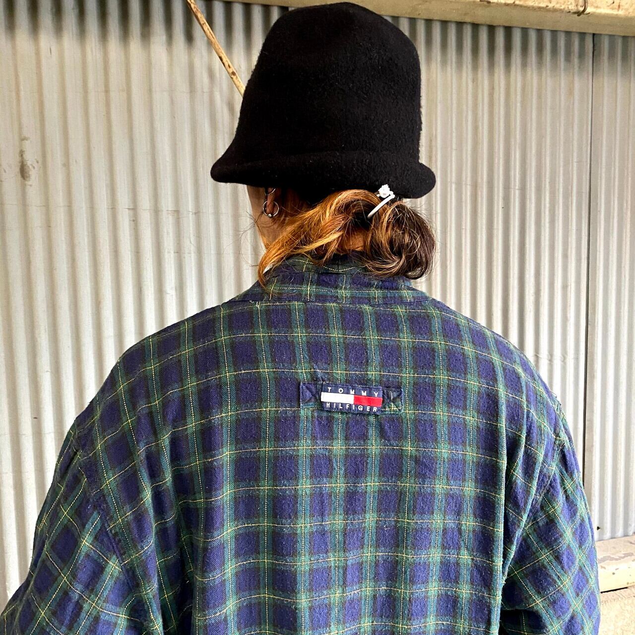 古着 ビンテージ 90s  トミー 茶系 メッシュ カーディガン 刺繍 TOMMY - 古着 ビンテージ 90s TOMMY トミー 茶系 メッシュ