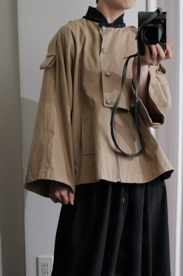 flare short outer beige