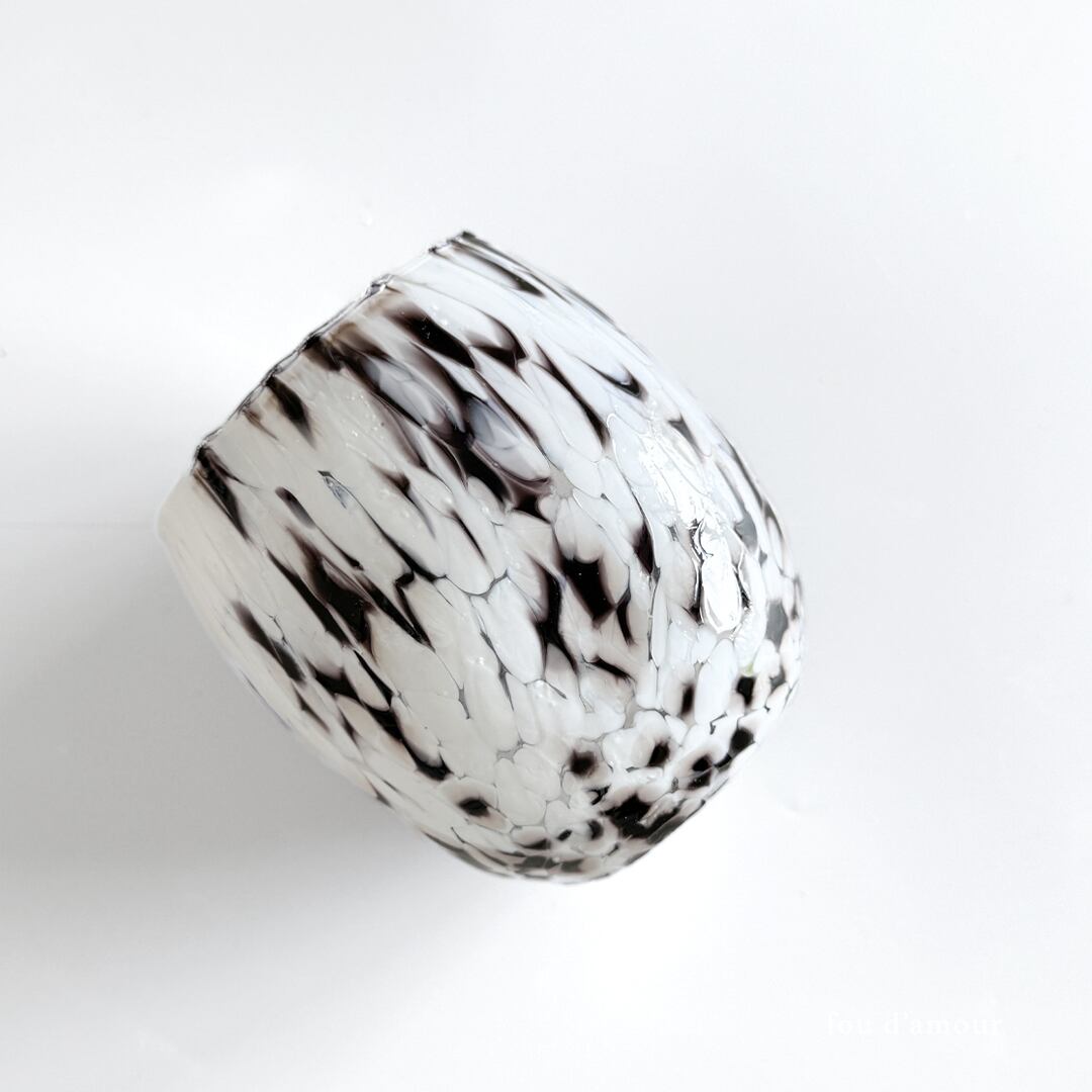 一点もの：Mサイズ】ムラーノ島の手吹きグラス｜白と黒のアート模様