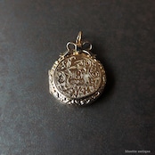 アンティーク 7ctゴールド アカンサスと忘れな草 ロケット(鑑別書付)