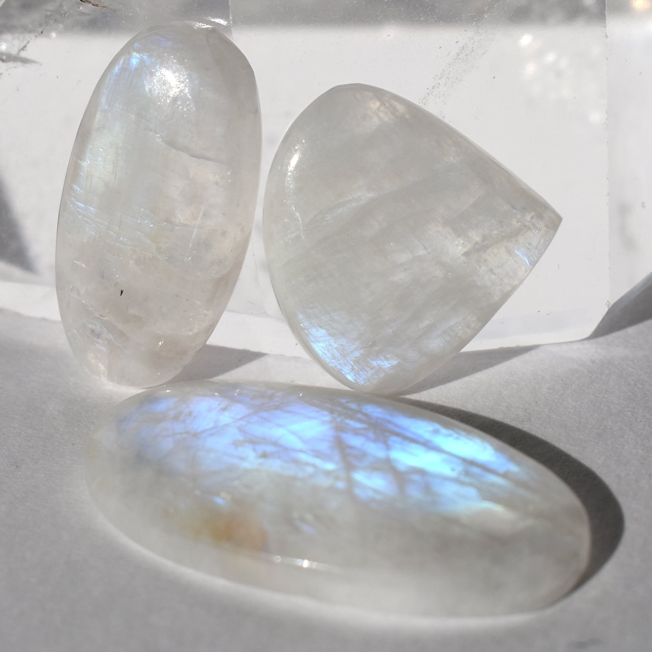 ムーンストーン ― Moon stone - 永遠のリズムに寄り添う光 | PAY ID