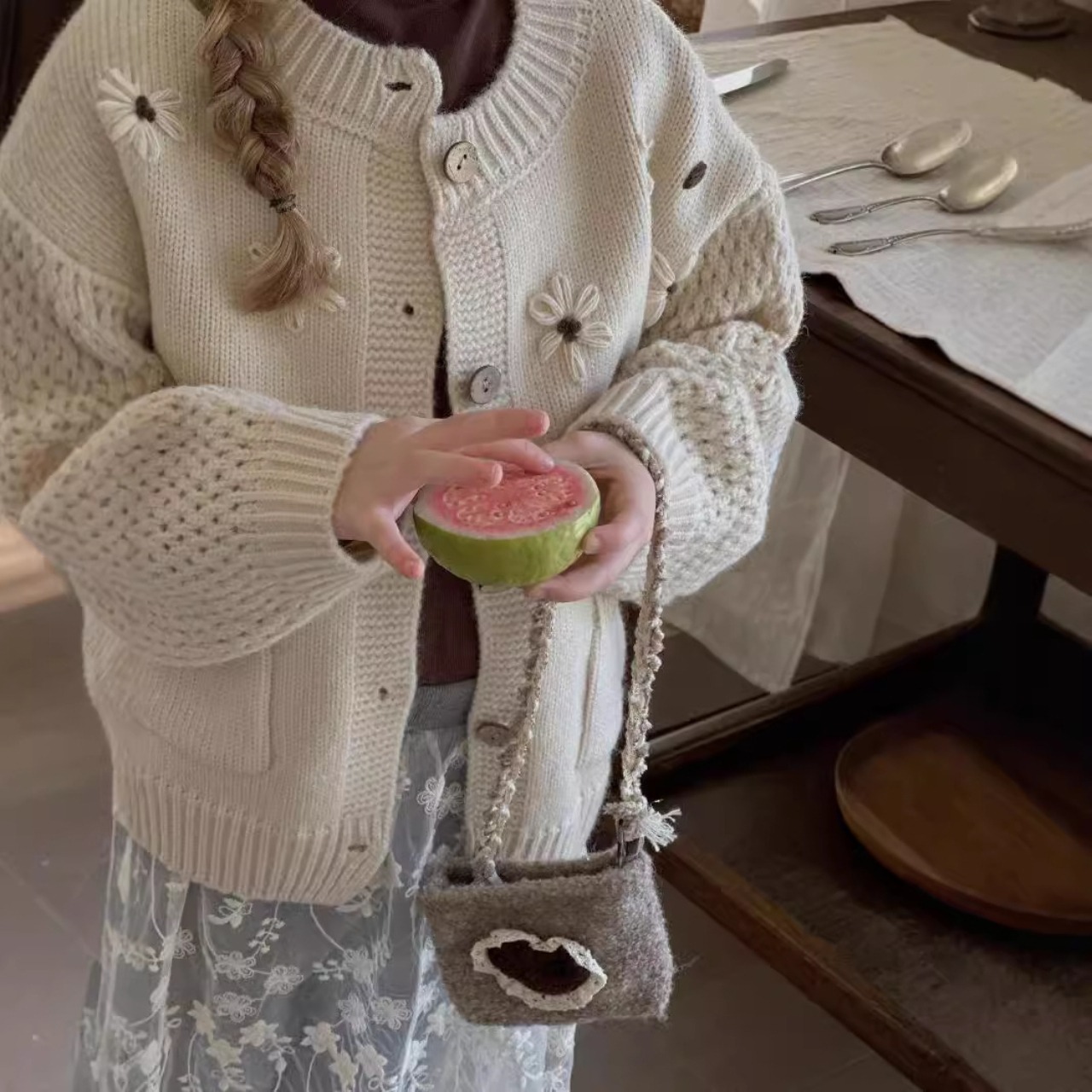 秋花柄ニット透かし編みカーディガン