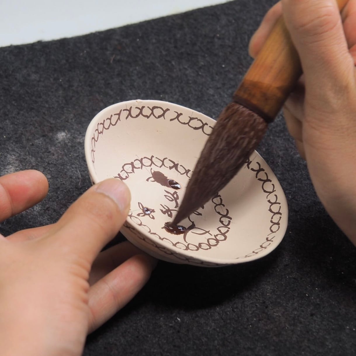 泉山鳥絵 オーバル皿《横田翔太郎》 | 24to3［西富陶磁器オンライン