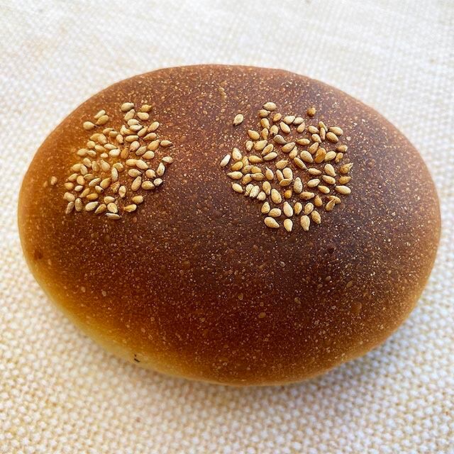 塩こしあんパン 100 自家製酵母を使用した石薪窯のパン屋さんtoriton 塩こしあんパン 100 自家製酵母を使用した石薪窯のパン屋さんtoriton