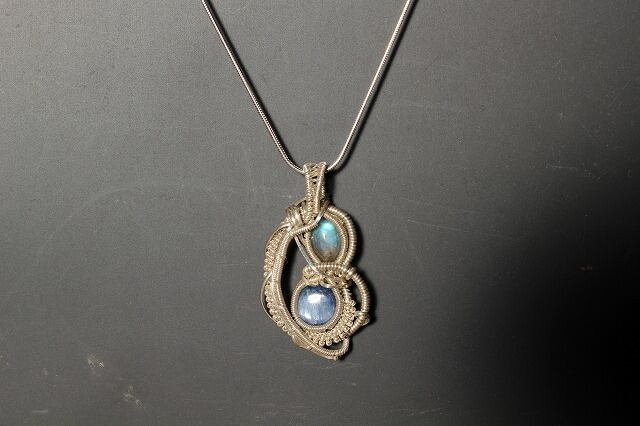 Labradorite & Kyanite silver925 wirewrapping pendant
