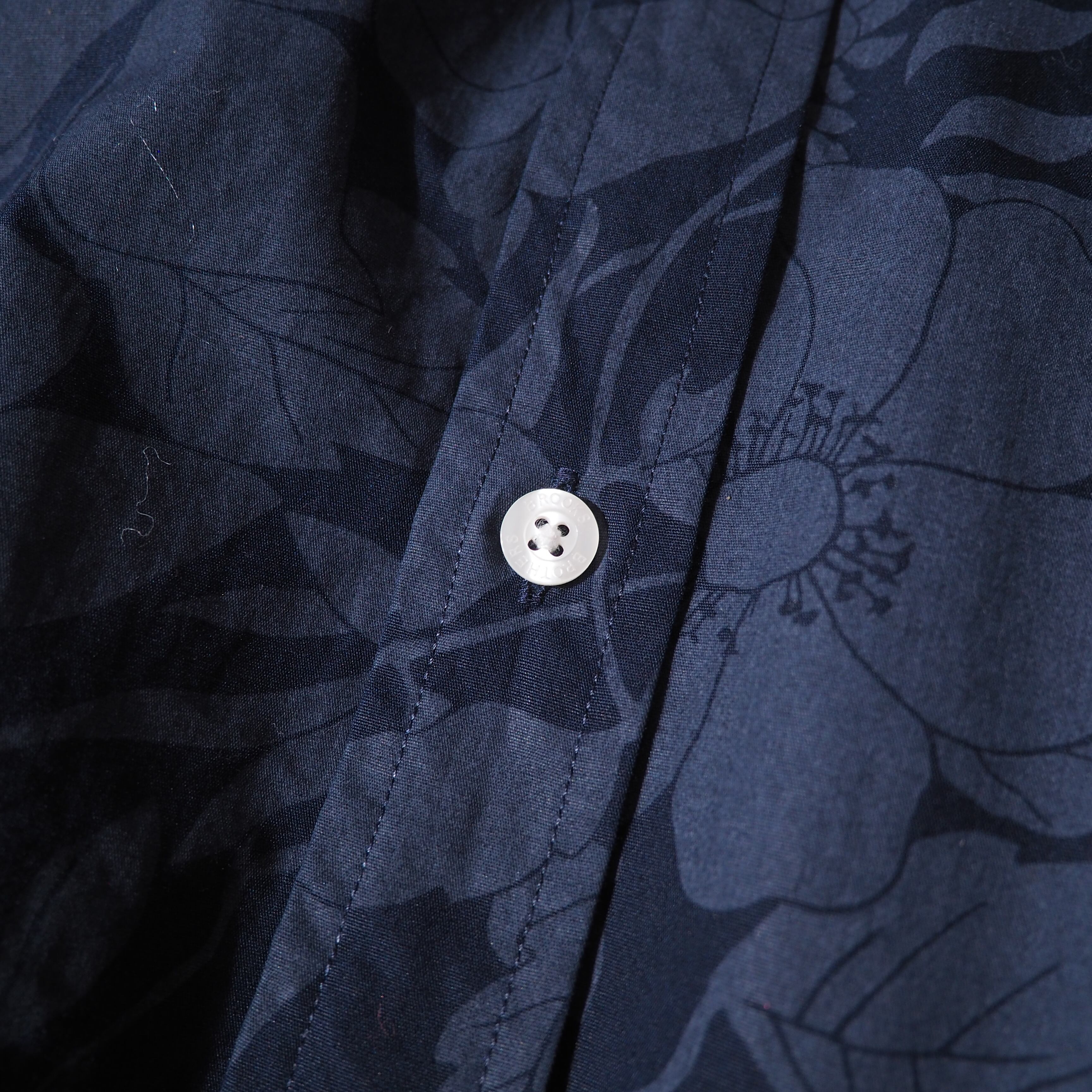 ” Brooks Brothers ” Flower printed cotton button down shirt