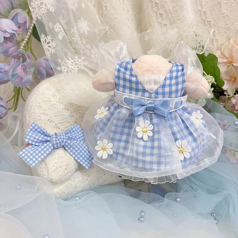 ハンドメイド。サテン&星★チュールワンピース。ぬいぐるみバッジ♡チャーム用コス 20cmぬいぐるみ用 夏 チェック柄 デイジー チュールワンピース＋ヘア