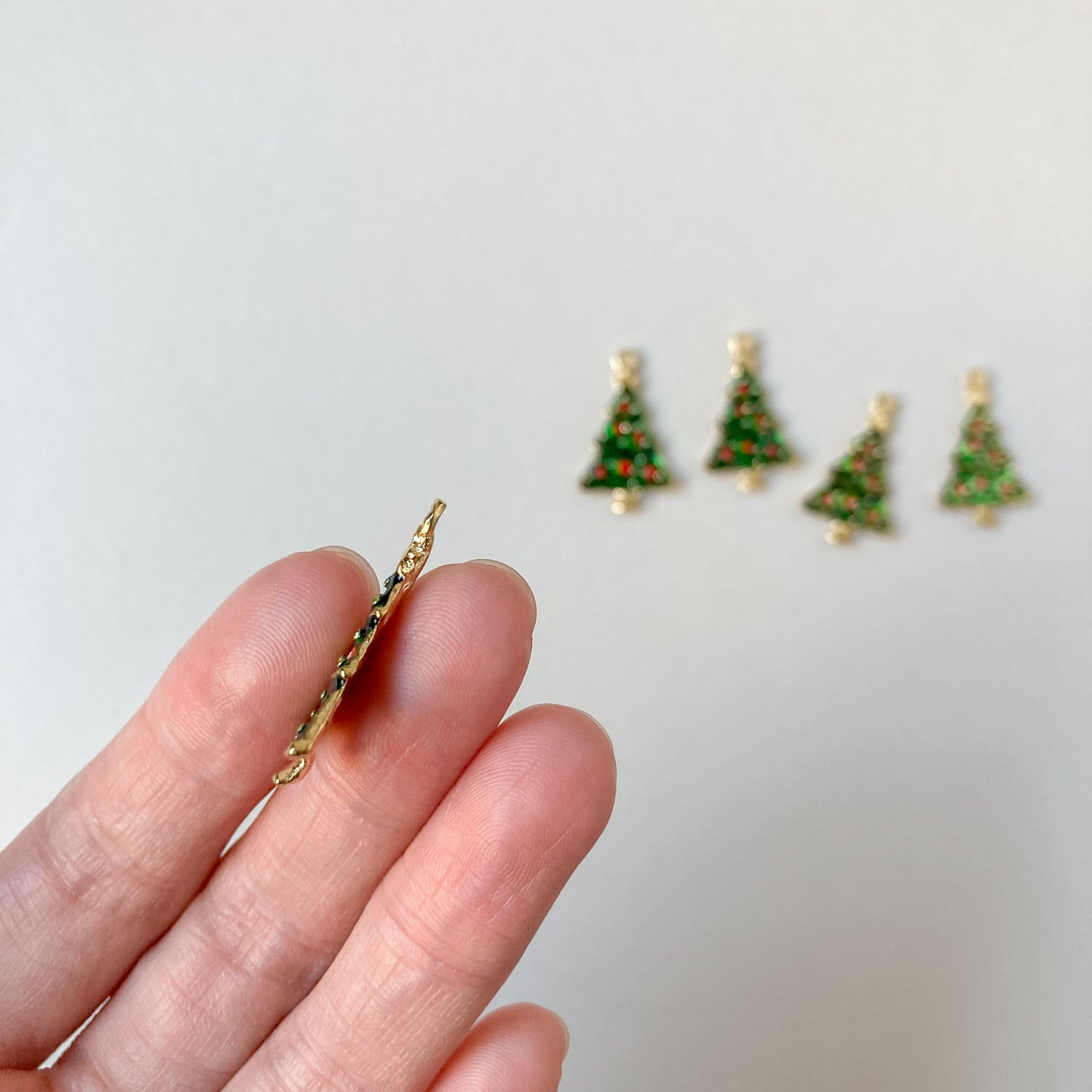 クリスマスツリーのエポカラーメタルチャーム | Dua-アクセサリー