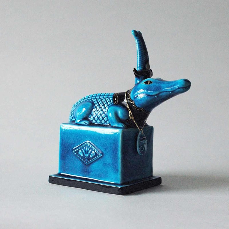 幸兵衛窯 幸運の守神】セベク ペルシャンブルー エジプト神話 | 美濃焼