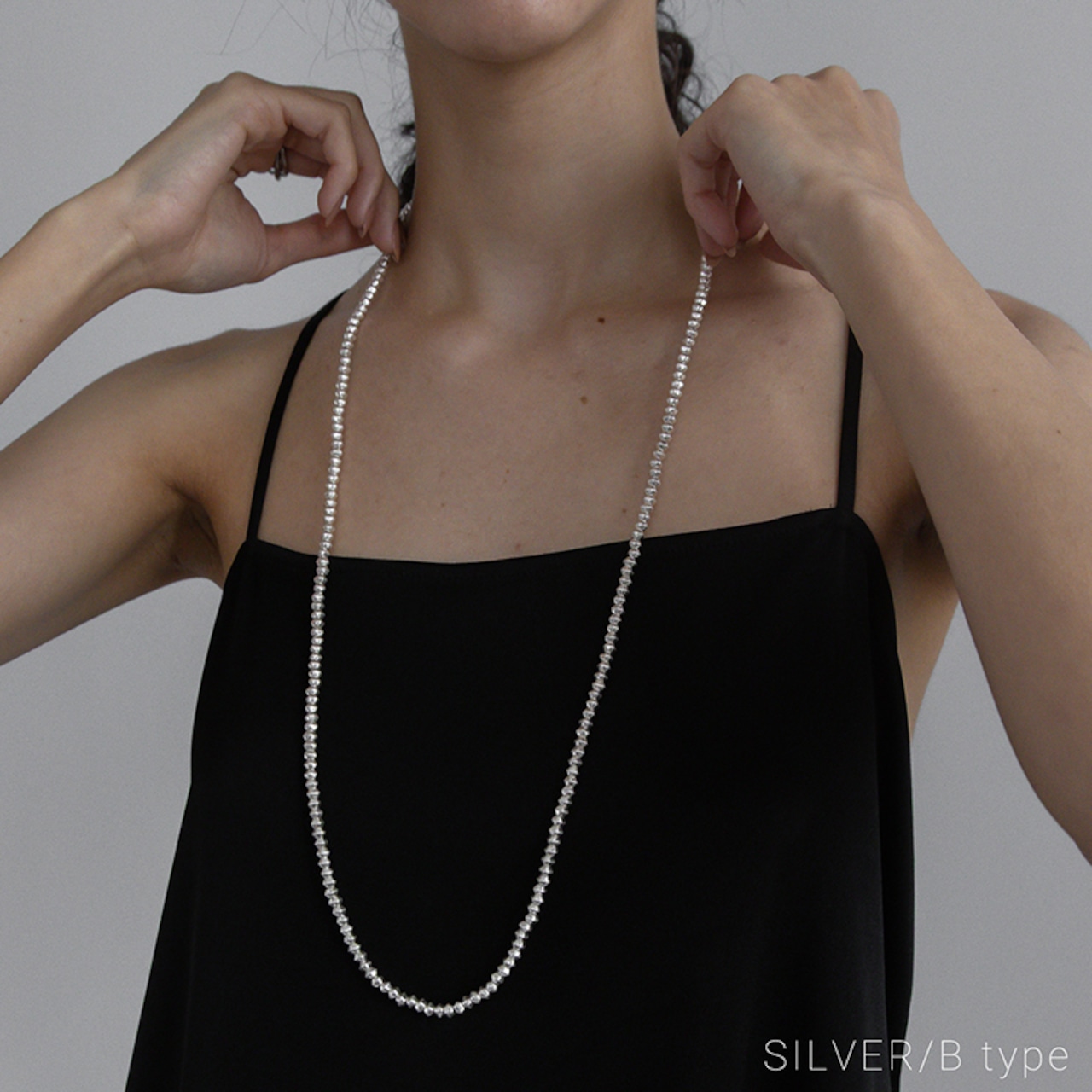 【ネコポス便】ネックレス 選べる2タイプ ビーズロングネックレス 丸 角 マット 合金 丸型 角型 大人 カジュアル シンプル 2517