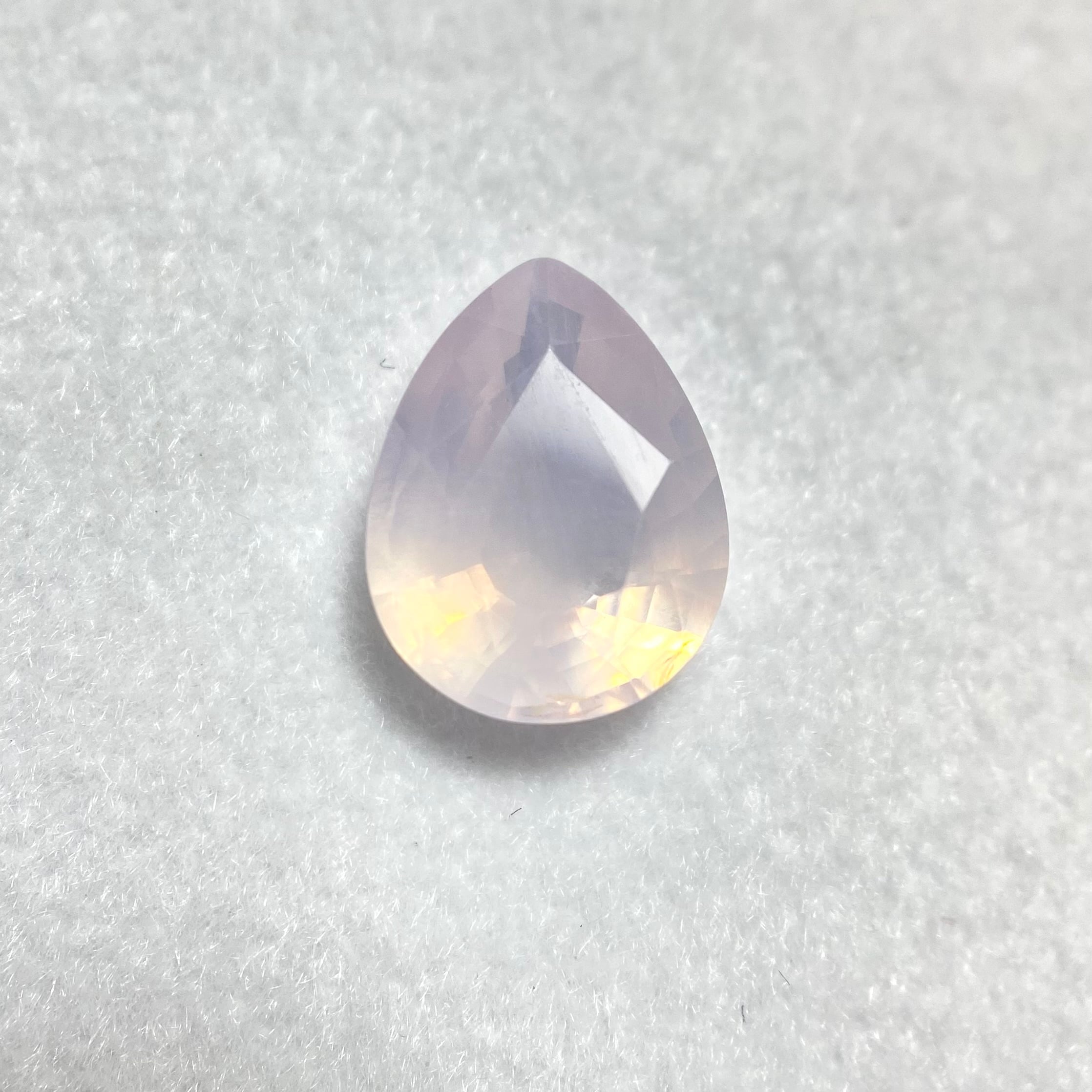 桜の花びら シルキーピンクホワイトなサファイア