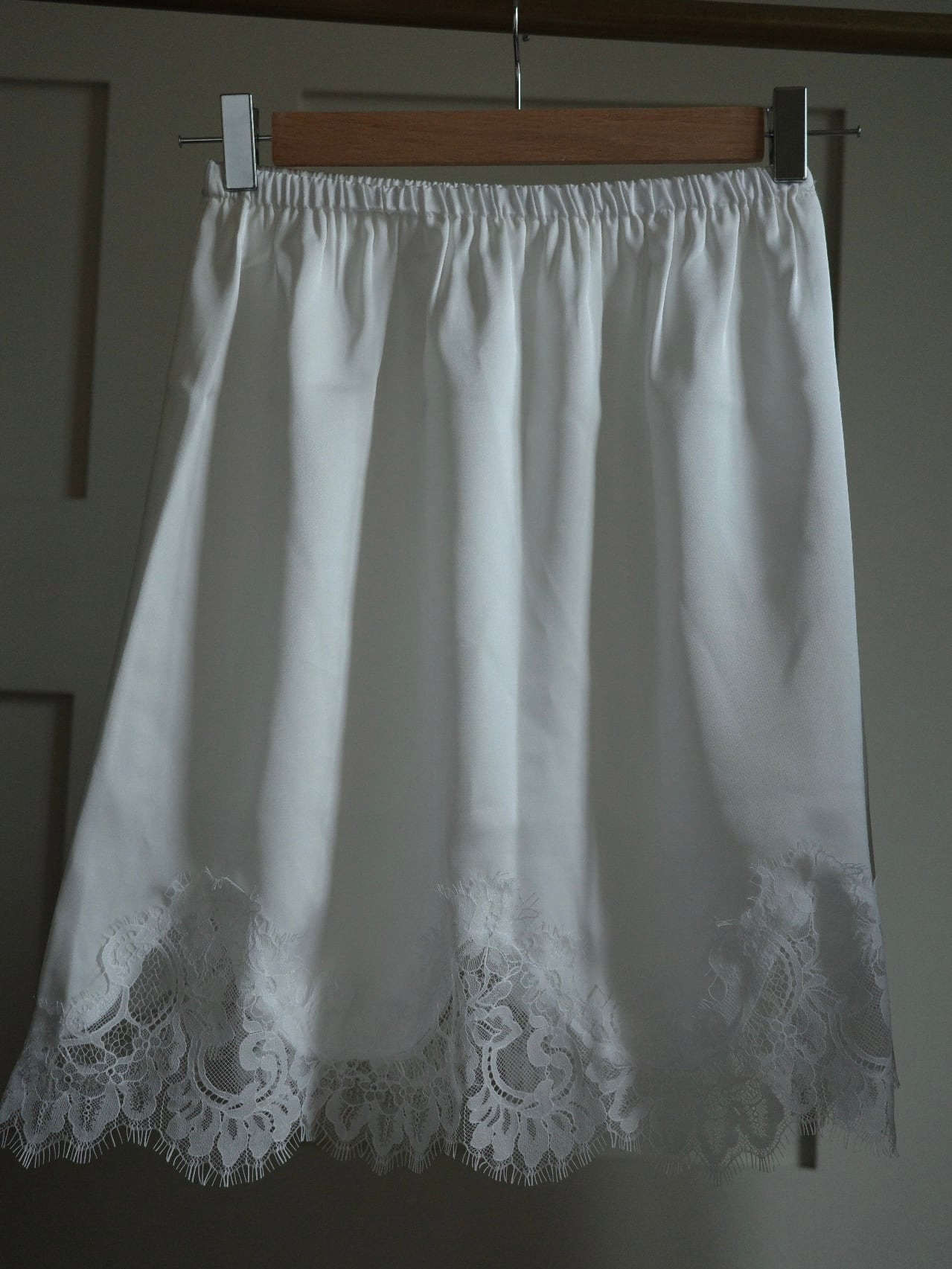 Frill tailored vest / ivory（6月下旬〜7月上頃発送予定） | moripon.