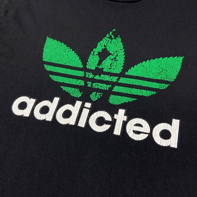 00年代〜 addicted adidas パロディ マリファナ ロゴプリント Tシャツ 