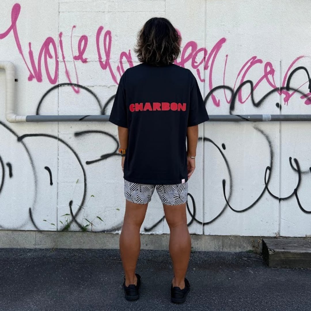 charbon / BACK LOGO DRY BIG T-SHIRTS BLACK RED（Black × Red） | 道