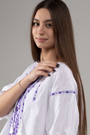 ウクライナ刺繍ヴィシヴァンカ　手刺繍　レディース・フリーサイズ