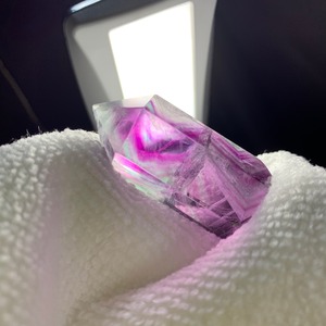 p134透明度高めグラデーションフローライト