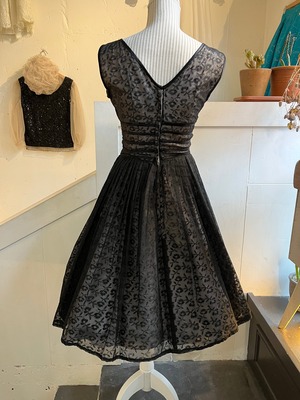 50's black flower lace front ribbons dress