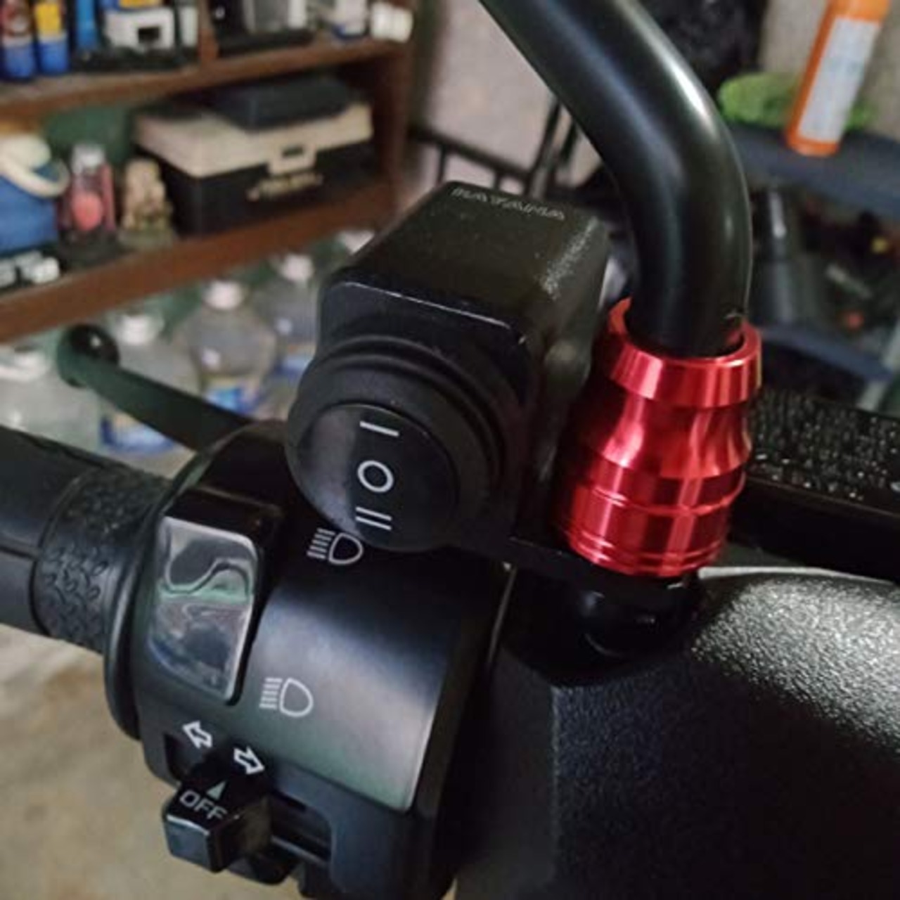 CNC オートバイハンドルバースイッチ ON OFF 防水 ヘッドライトフォグライトスイッチ バイク 赤いインジケーターライト