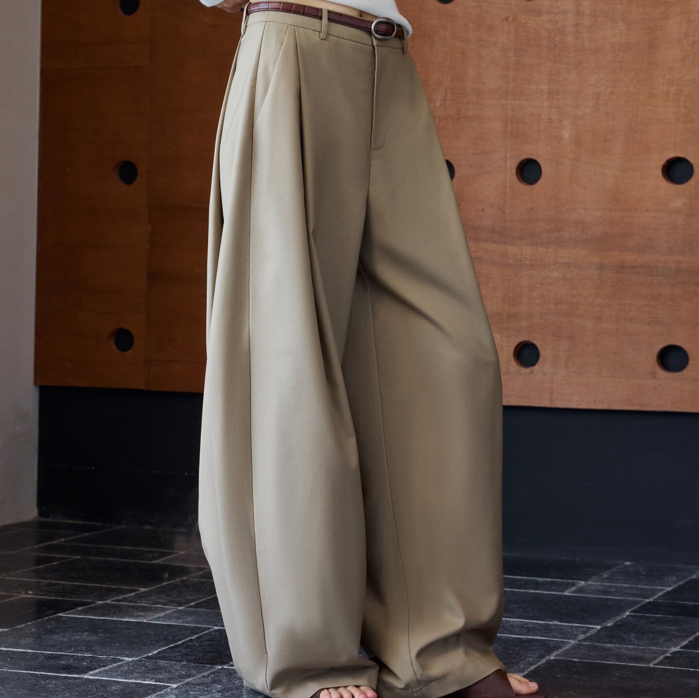 ワイドシルエットタックパンツ 1col H10951