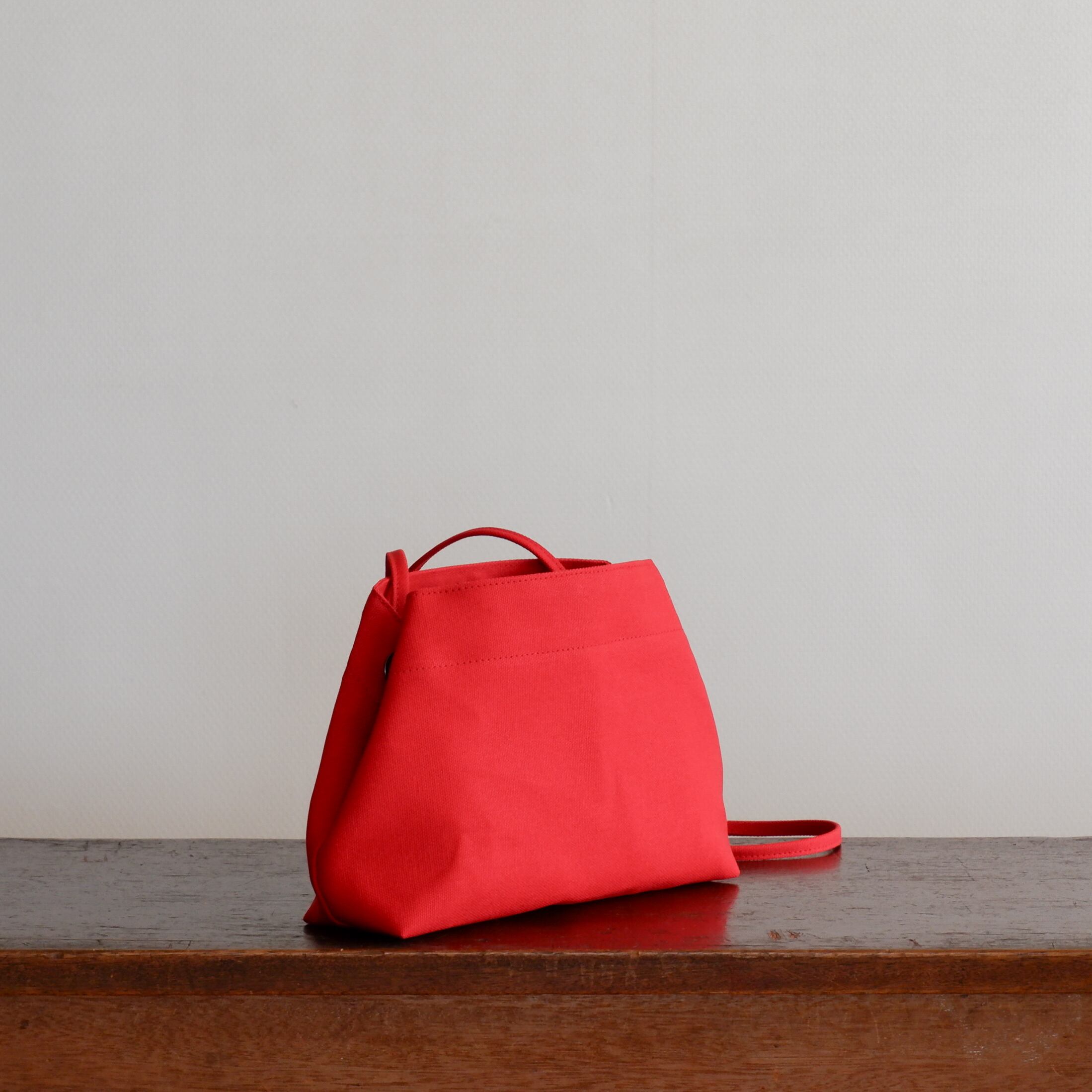 ブランコポシェット 赤 / 8号帆布 | aoya bags | シンプルで少し変わっ