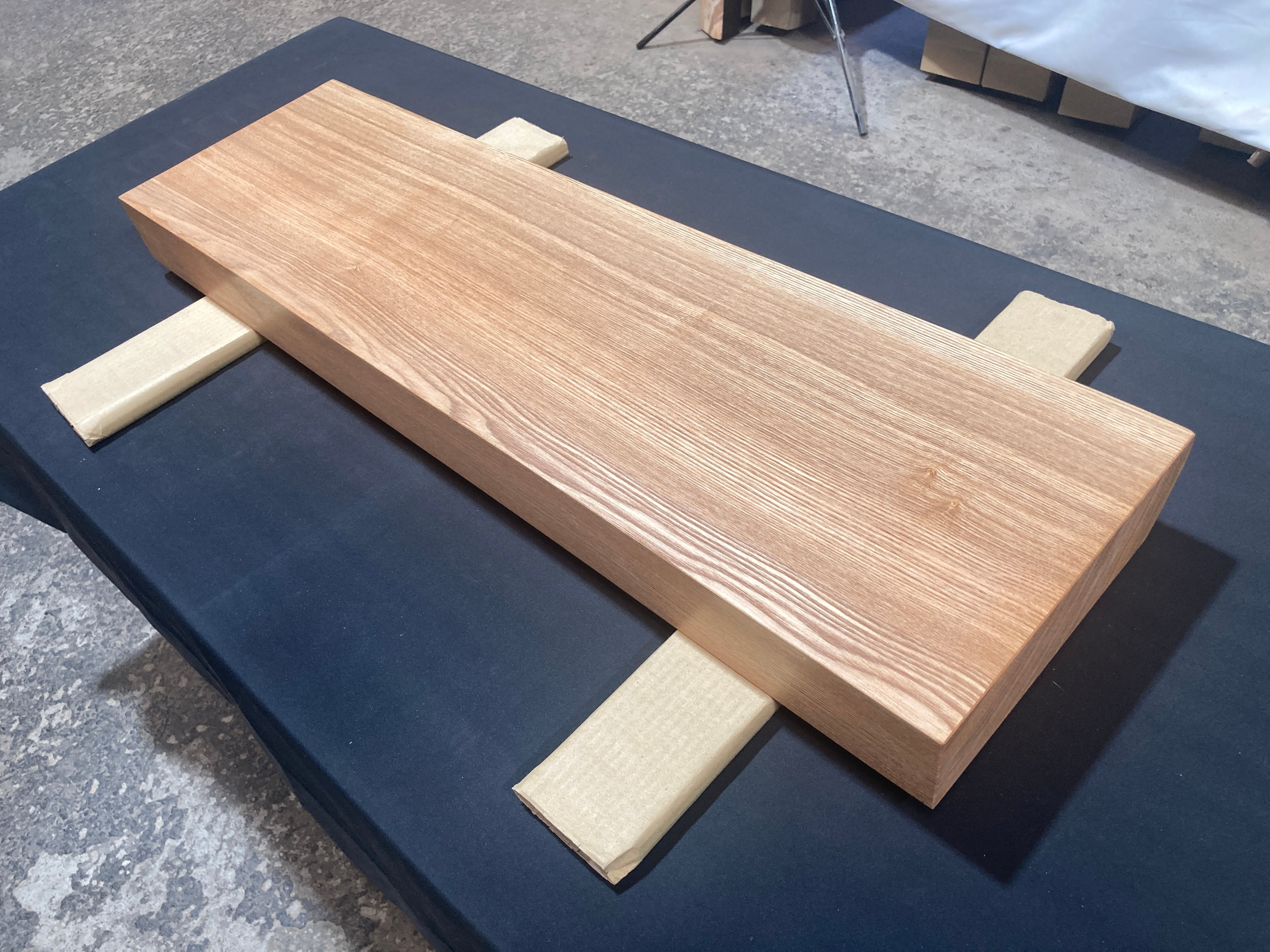 一枚板ナラ（約300cm×50cm×5cm／3年乾燥）1枚から承り中／現地にてお好きなものお選びいただけます（軽井沢・御代田・小諸・佐久エリア配送無料） 一枚板ナラ（約300cm×50cm×5cm／3年乾燥）1枚から承り中／現地にてお