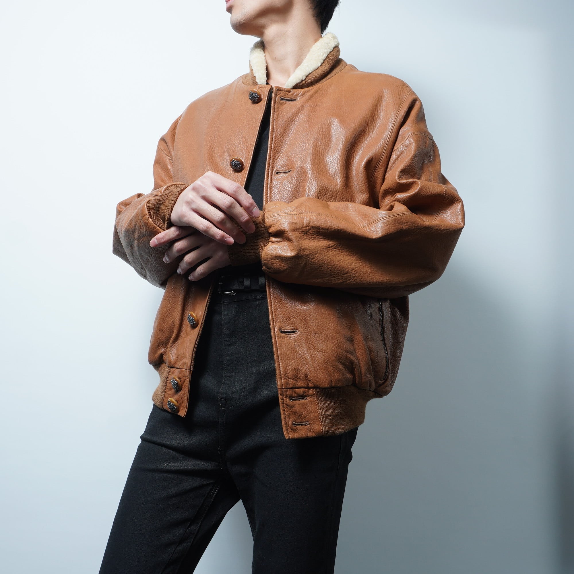 Christian Dior】クリスチャンディオール vintage ロゴボタンボア付き