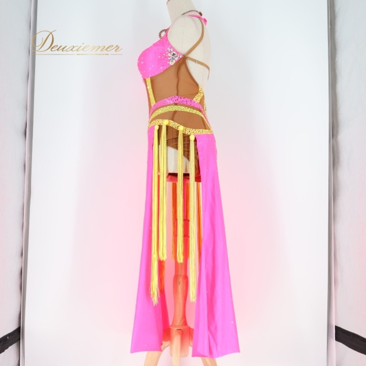 社交ダンス 衣装 チャコット Chacott ラテン ドレス ワンピース デモ 競技 ダンス パーティ 発表会 特徴的 個性的 フリンジ 蛍光 ピンク系 イエロー系 日本製 ダンス衣装 エレガント 大人用 デモ用 ドレスバッグ付き 華やか 競技用 ダンスパーティ用