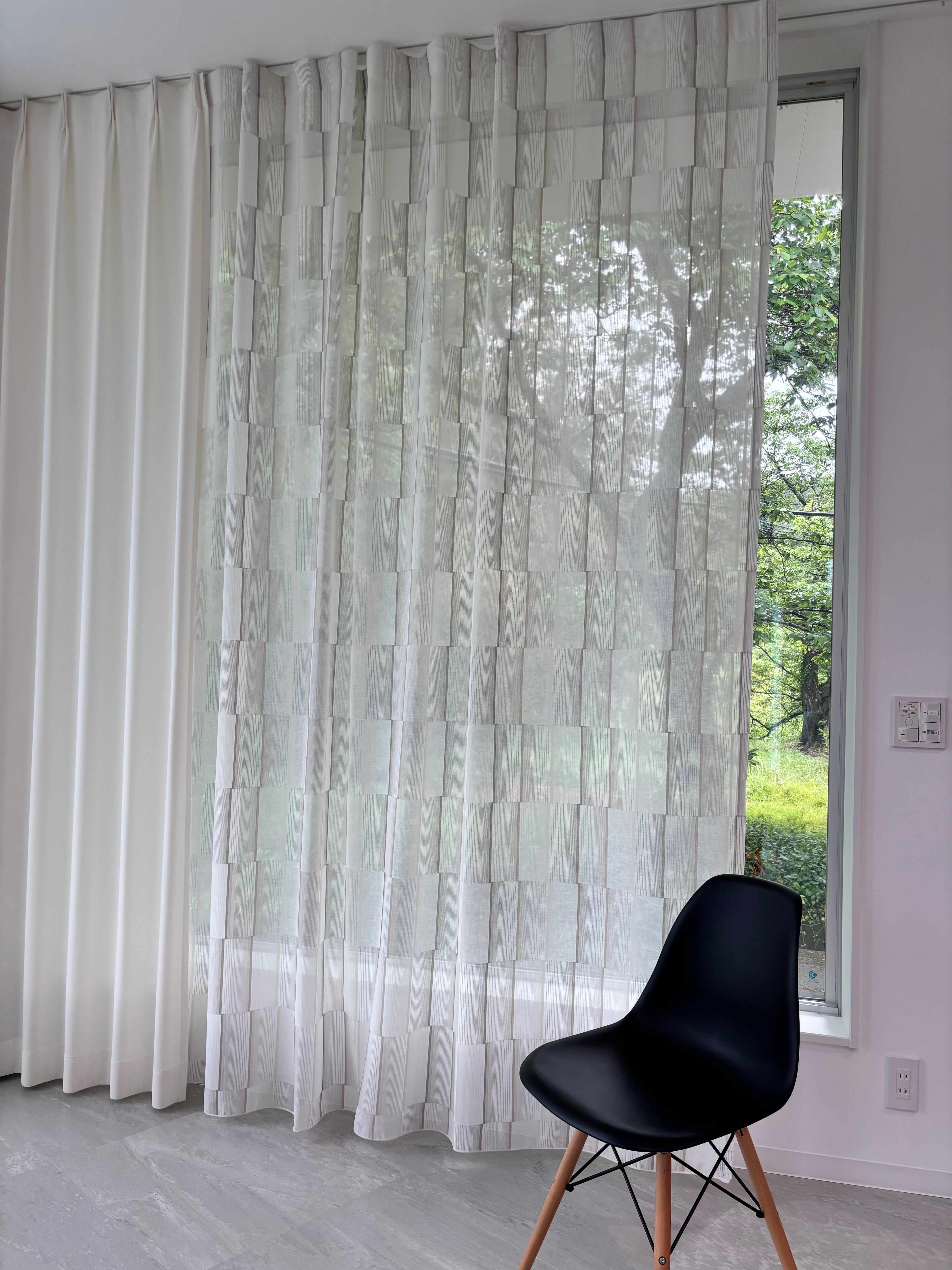 森の木／レースカーテン／1.5倍ヒダ／両開き（2枚1組） | Airpuric