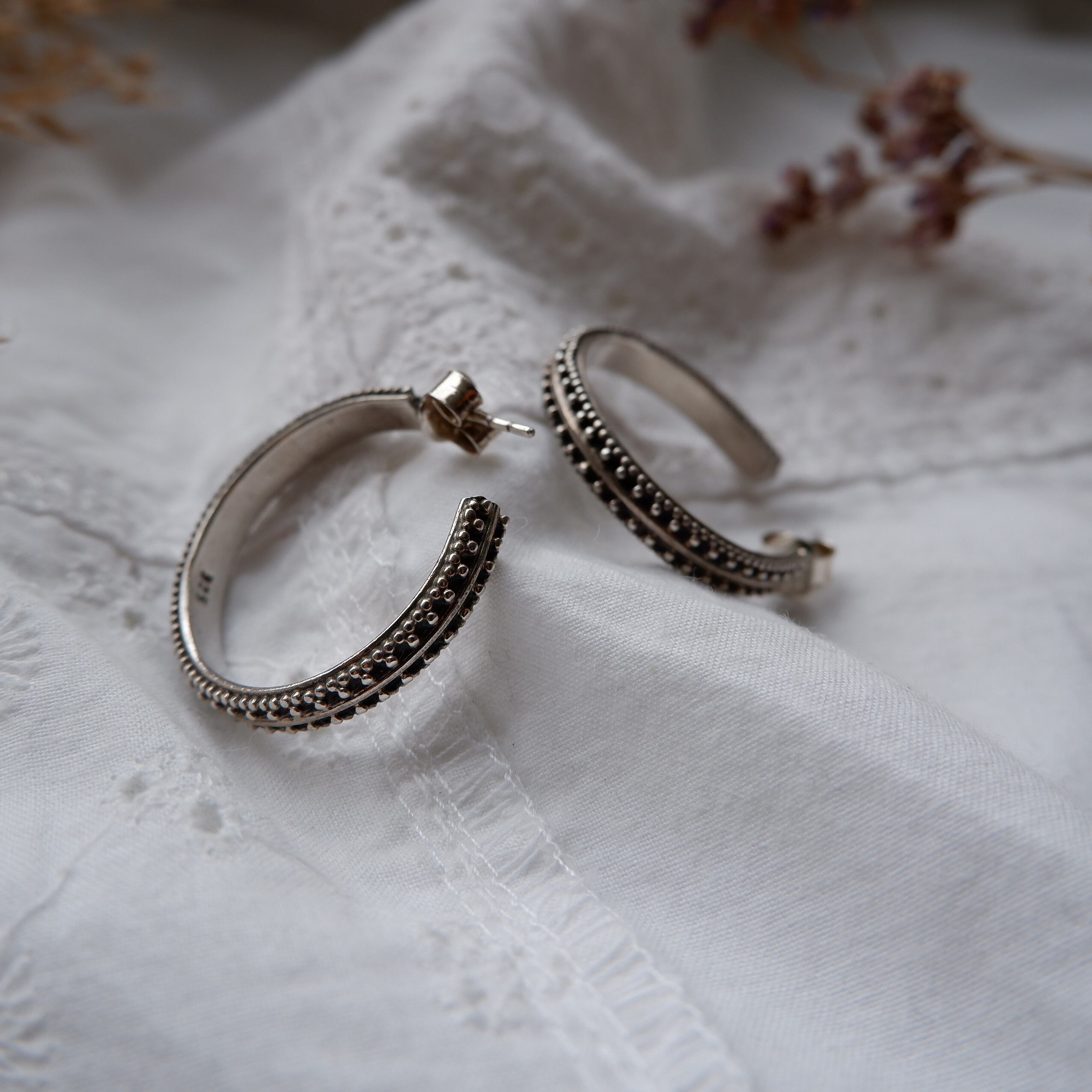 An inspiring design 彫金フープピアス (fur-49) | past things