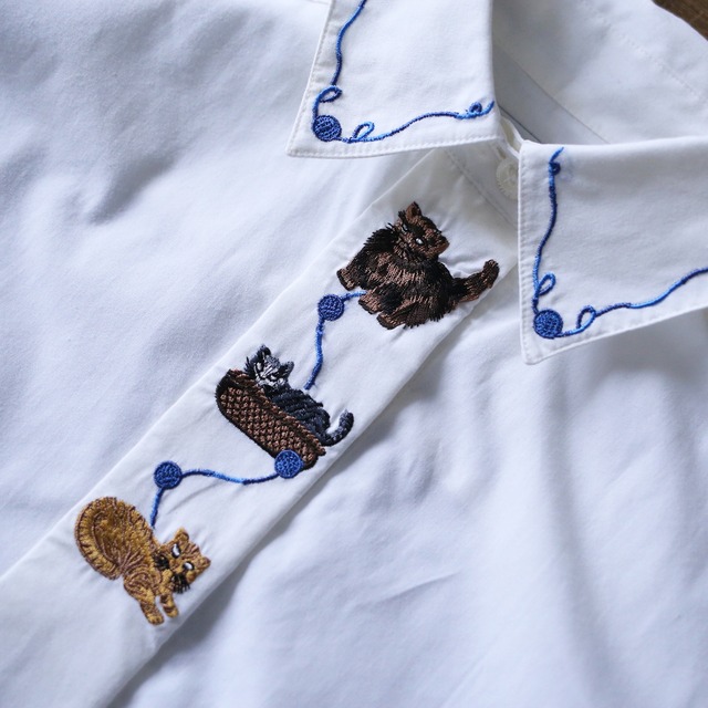 "刺繍×3匹猫" fly-front minimal design shirt