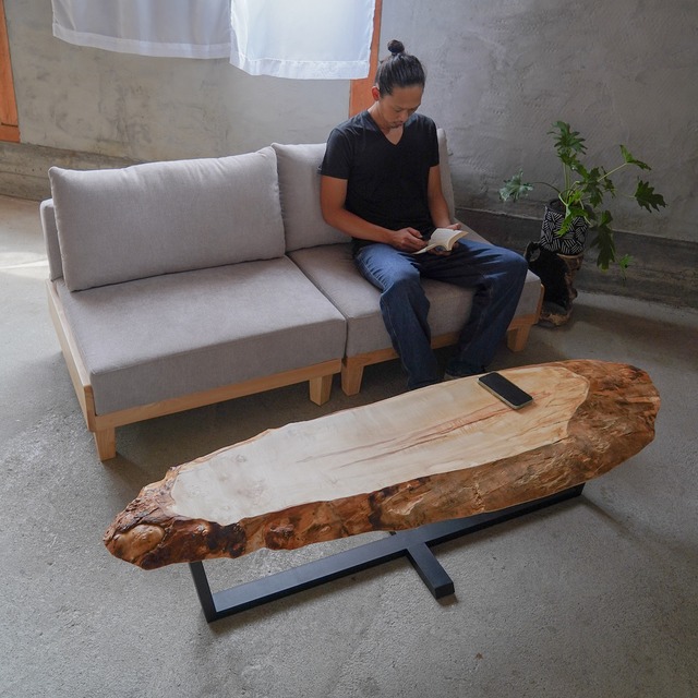 栃の一枚板　キレイな楕円形