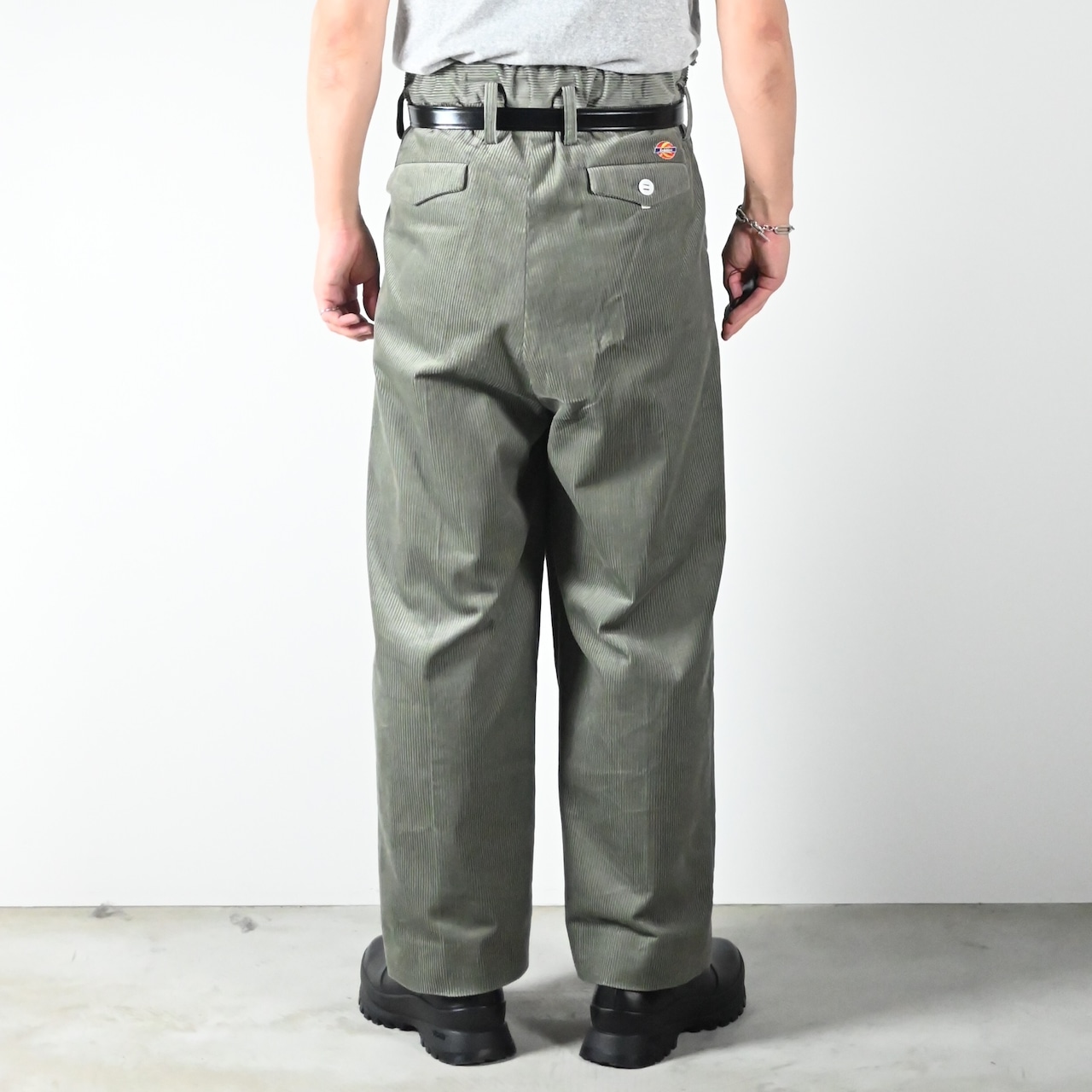 barbell object(バーベルオブジェクト)leather coverallコーディネート