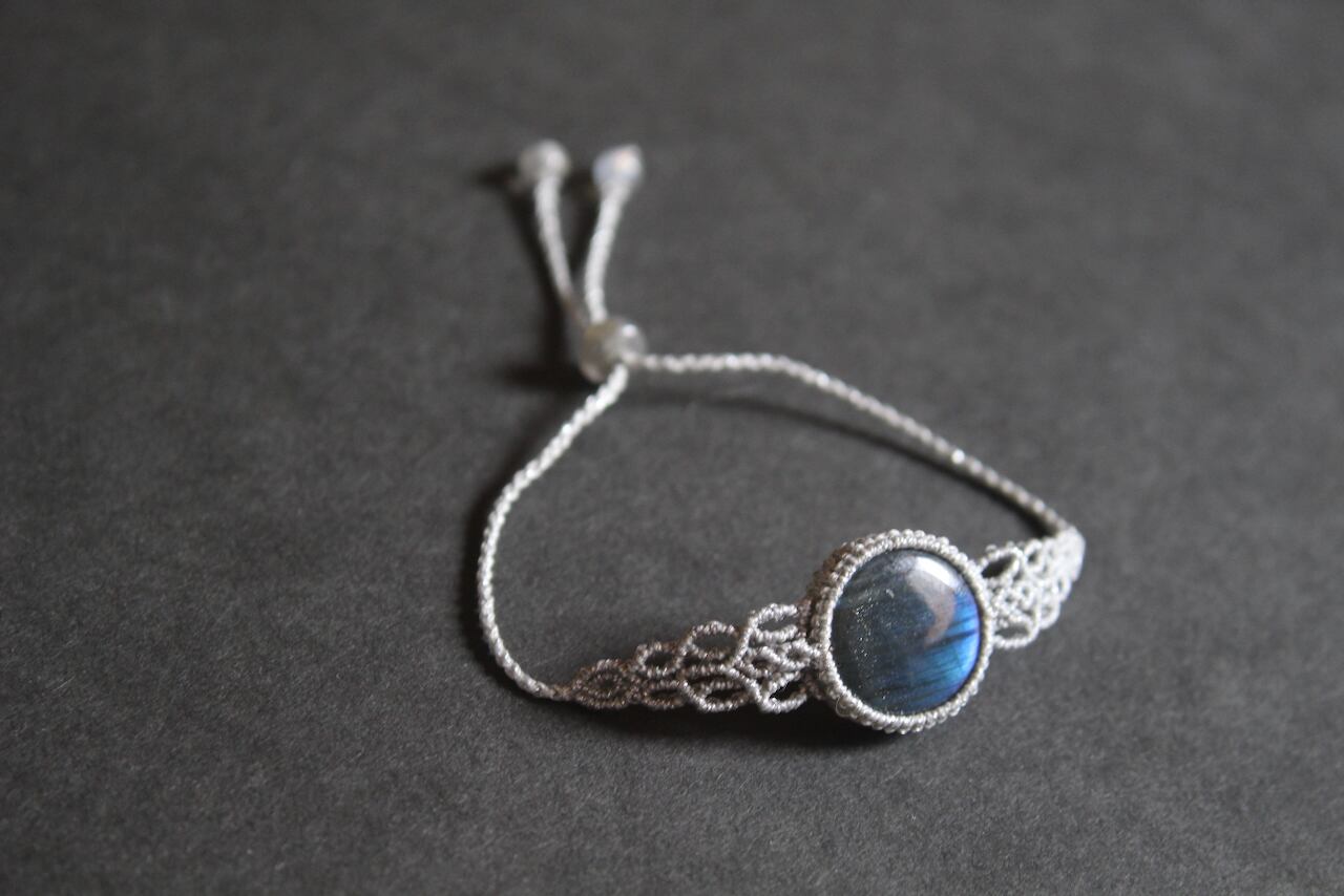 Labradorite micro macrame bracelet