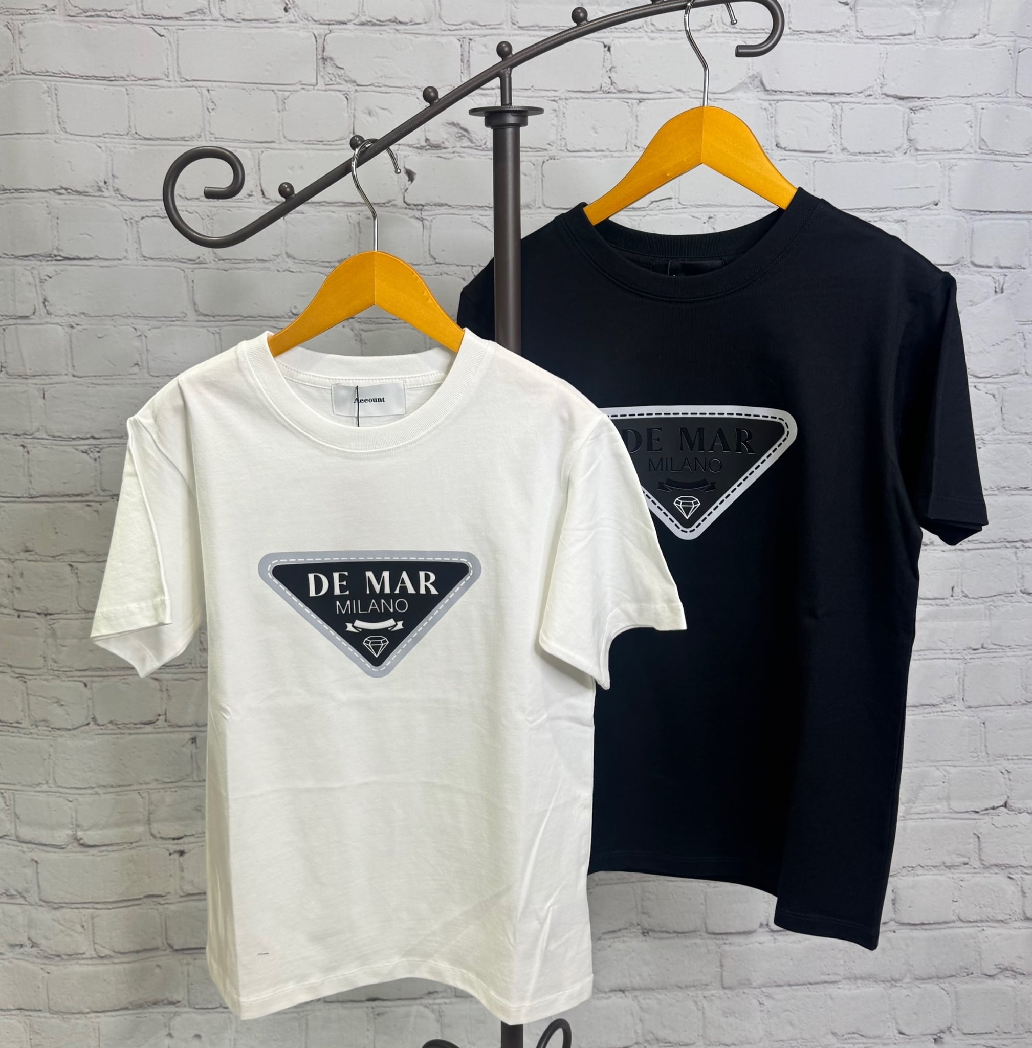 Account アカウント ドゥマーミラノTシャツ MAA112TEA