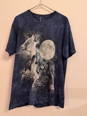 THE MOUNTAIN WOLF HOWLING Tシャツ