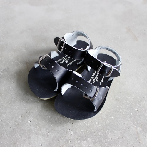 《SALTWATER SANDALS》Surfer / black / 13.3-15.7cm