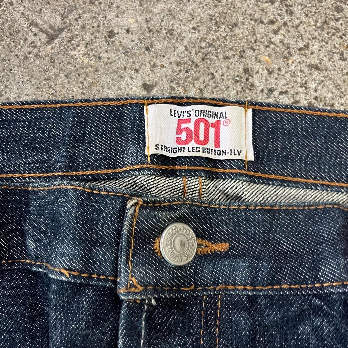 W44‼︎ 00s Levis 501 denim pants | What'z up