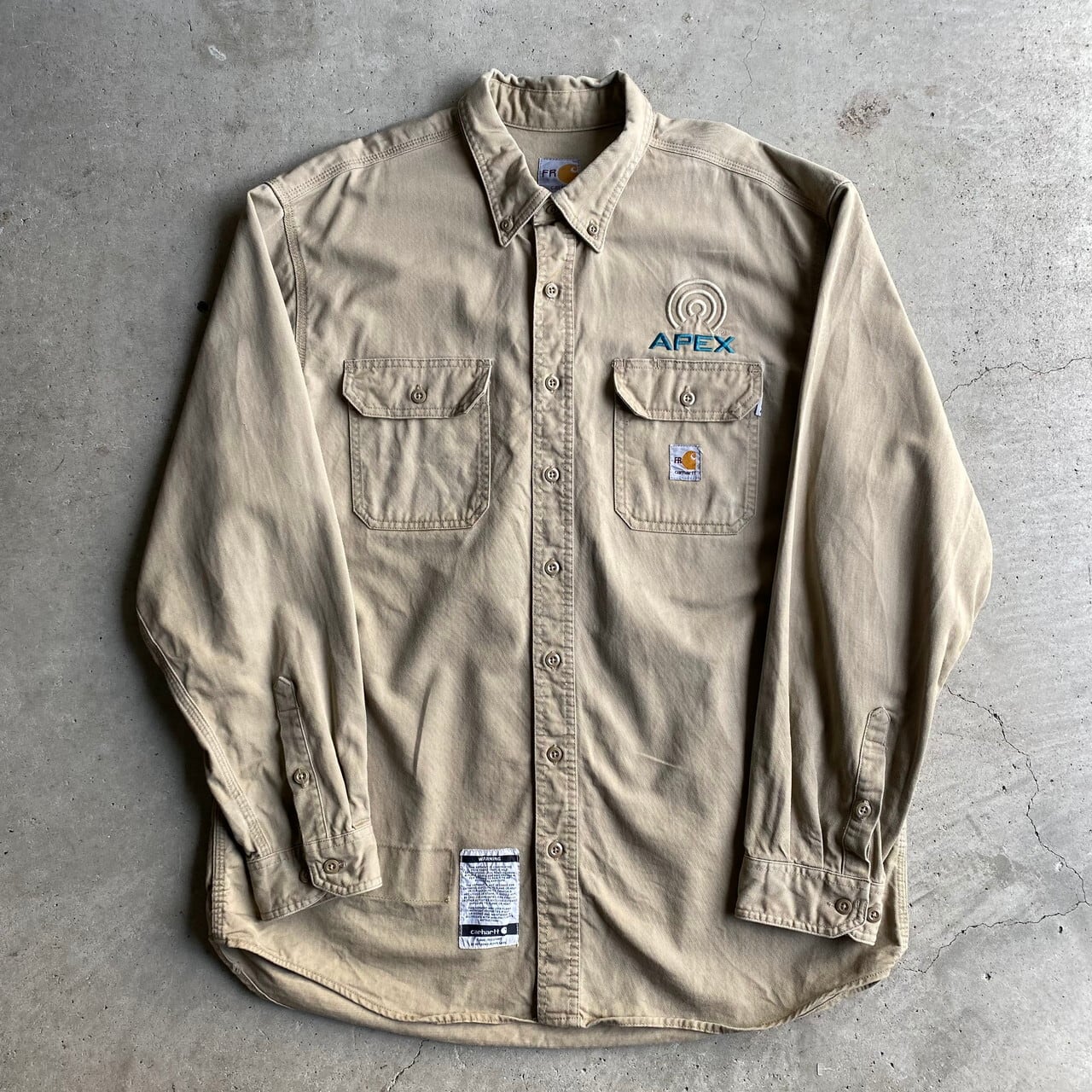 ビッグサイズ Carhartt カーハート FR 企業ロゴ 刺? ボタンダウン 長袖 ワークシャツ メンズXL フレームレジスタント 古着 ベージュ  ライトブラウン 茶色 大きいサイズ【長袖シャツ】 | cave 古着屋【公式】古着通販サイト