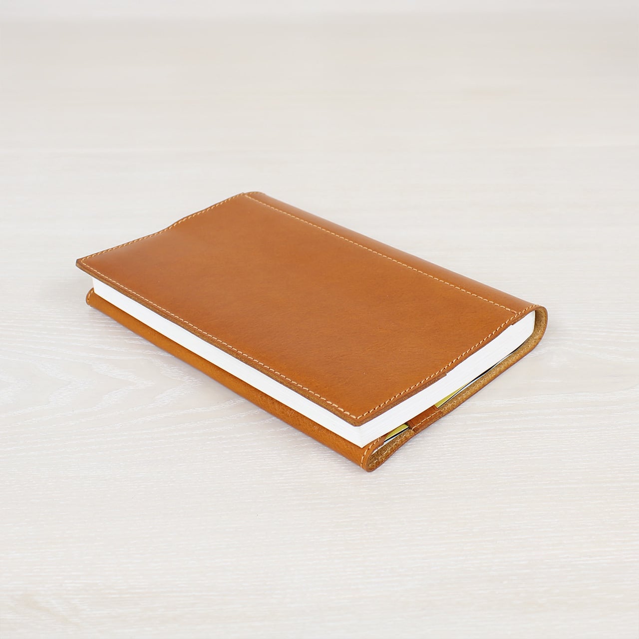 タッチ　ブックカバー ブックカバー B6版ソフトカバー 栞無 本革 革 革製小物 日本製