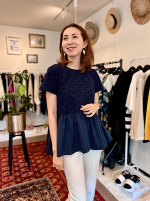 フロッキードット切り替えペプラムブラウス