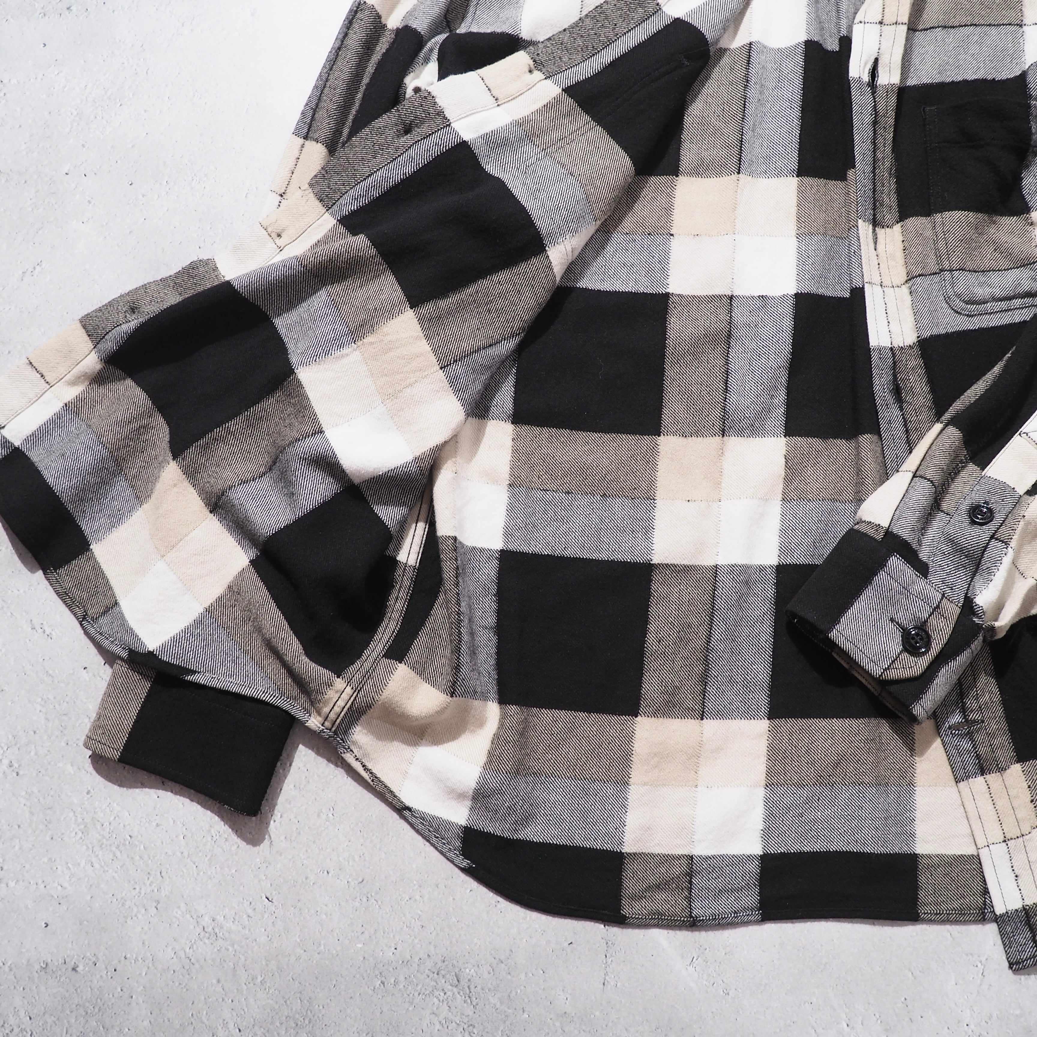 " DIESEL " Irregular Stitched × Embossed Monotone Check Shirt