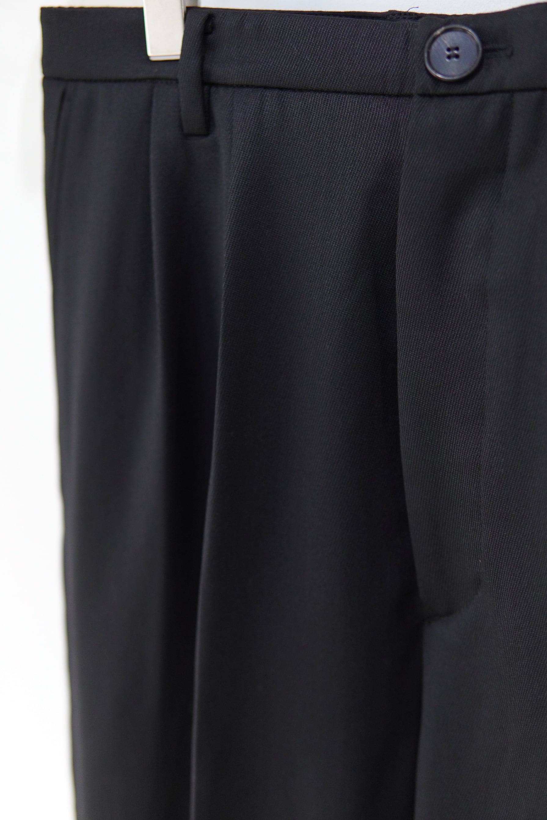 MASU / TUCKED WIDE TROUSERS | POETRY