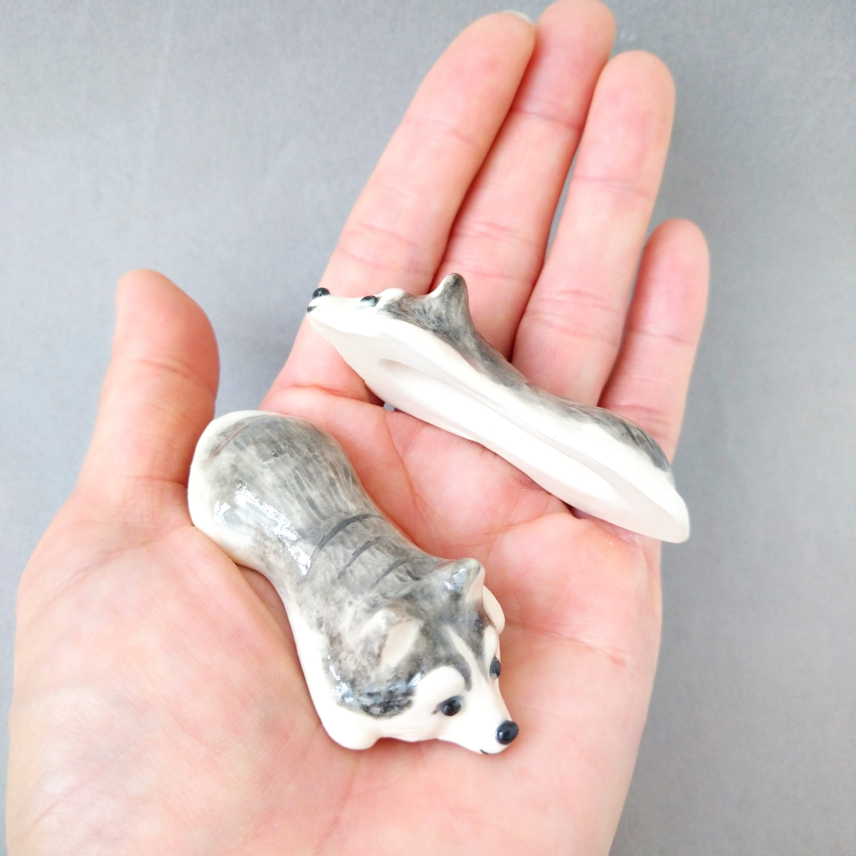 シベリアンハスキーの箸置き（伏せ） | 陶器のことり