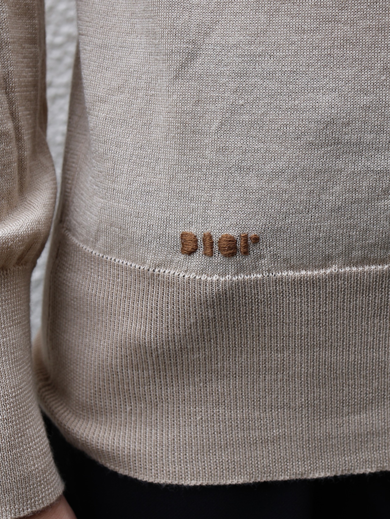【christian dior】logo design Vneck knit