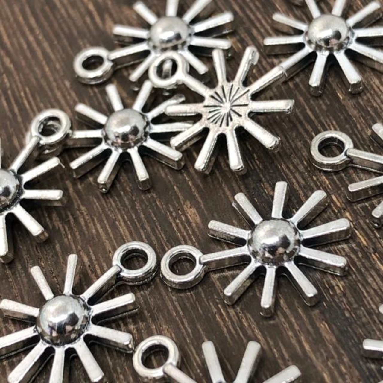 シンプルサンチャーム