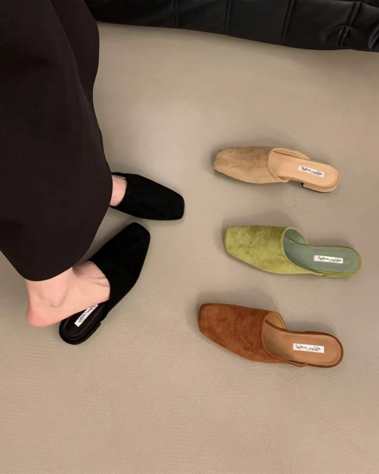 Square-toe flat Mules L0109