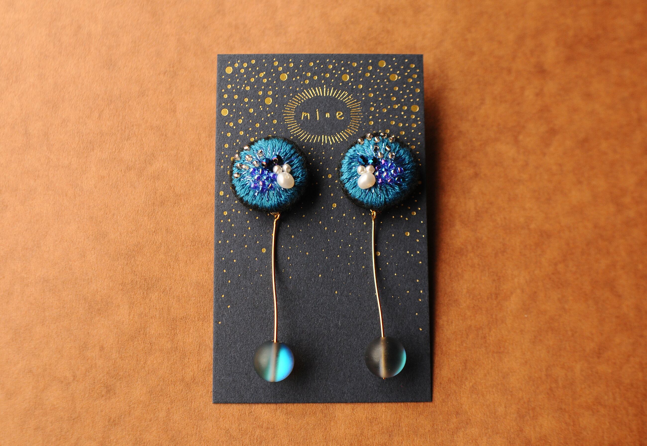 ＜lucy～イロドル惑星～＞刺繍イヤリング◎＜人魚の星空＞