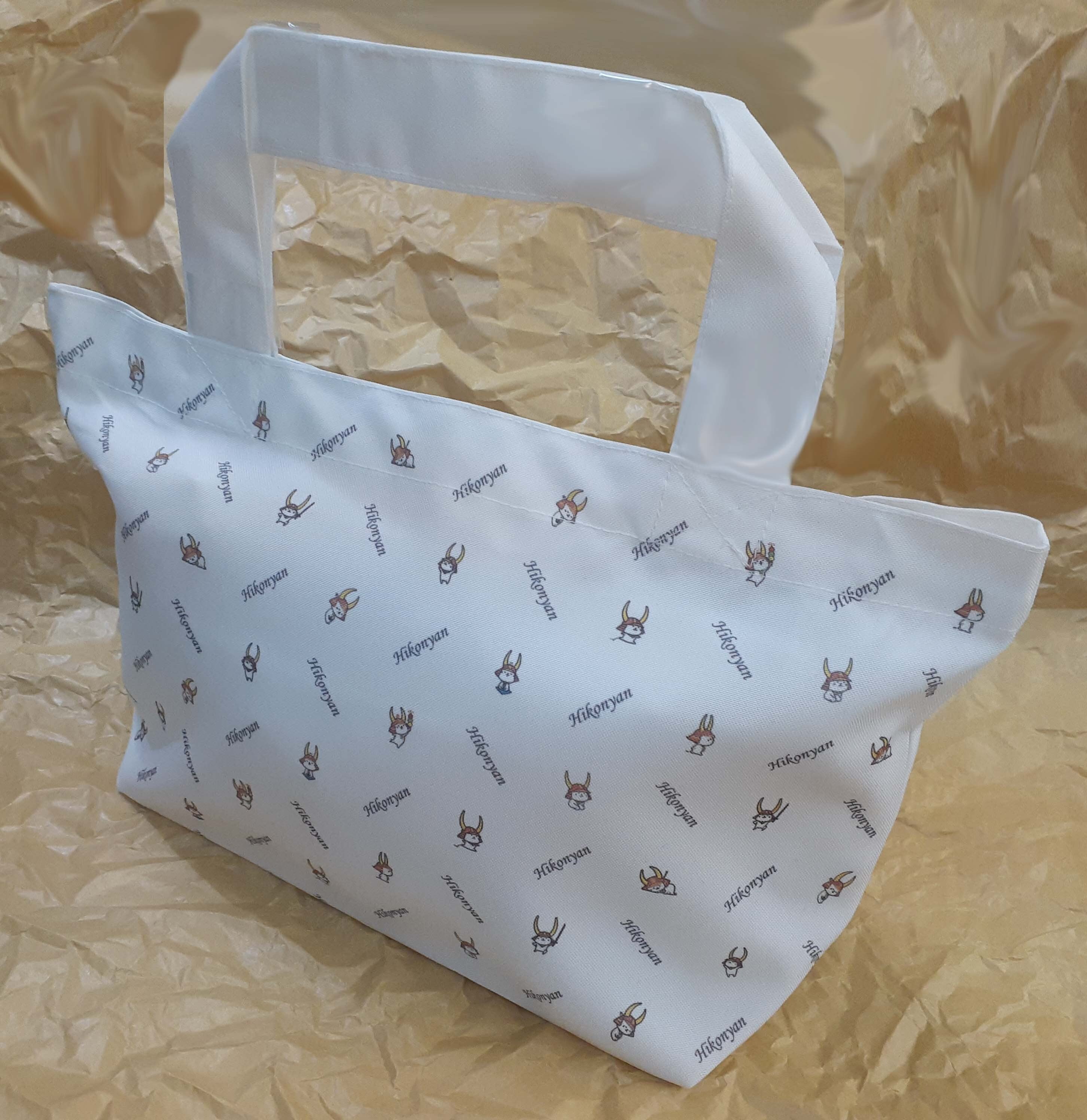 ひこにゃんタペストリー　非売品 キャラクターカードスリーブ ひこにゃん (虹) - メルカリ