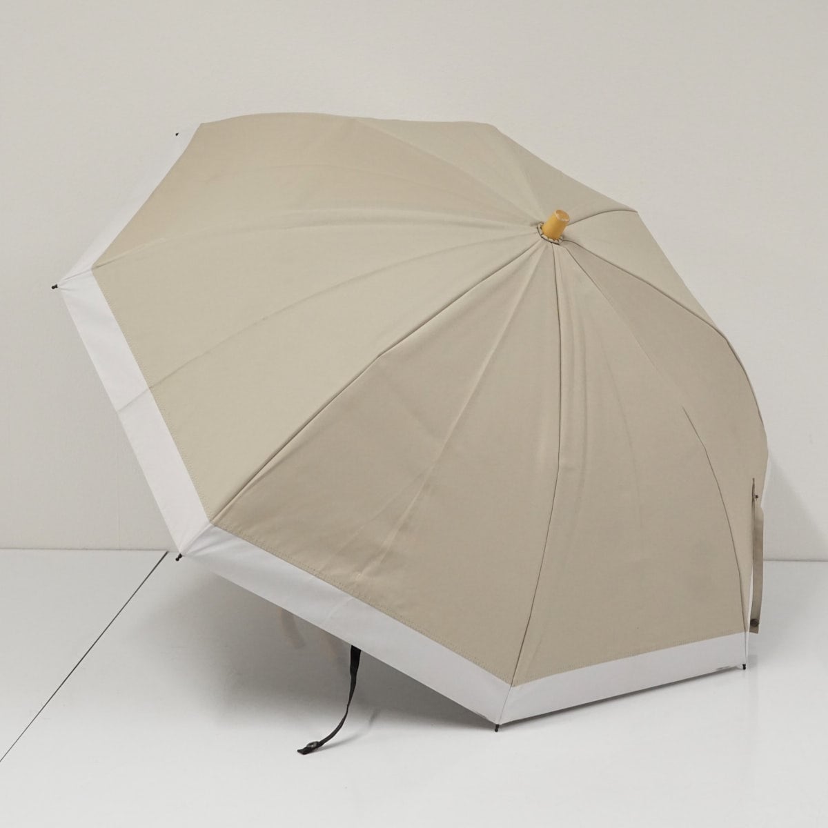 サンバリア100 完全遮光折日傘 USED美品 2段折 コンビ ベージュ UV 遮