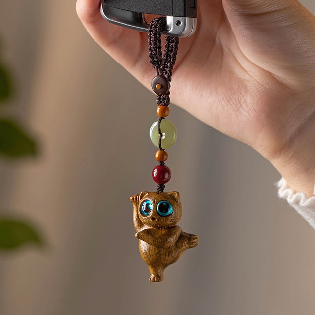 ♥木彫りの招き猫はそばに、ちょっとした幸せ！【QIONGRUIシリーズ】★飾り物★ 檀木 2個 アクセサリー 小さい 可愛い 猫